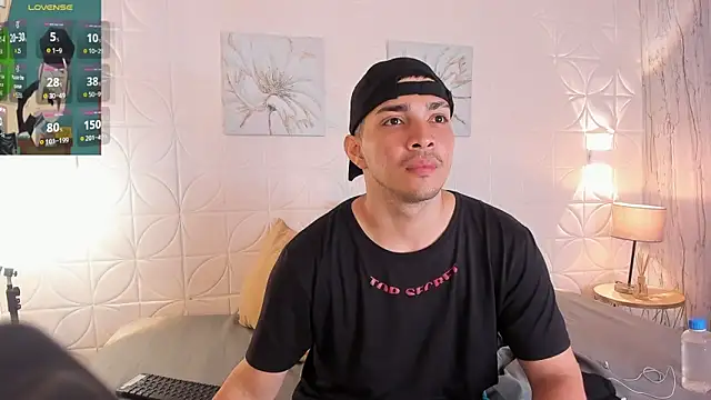 Snapshot of JUANDIAMONDS98 chatting on November 2025 01:22:01 PM JUANDIAMONDS98 online show from November 2025 01:22:01 PM