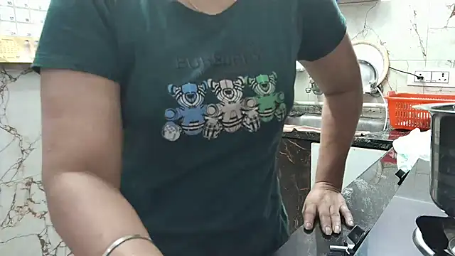 Snapshot of bhabhisexxy_880 chatting on November 2025 02:39:01 AM bhabhisexxy 880 online show from November 2025 02:39:01 AM