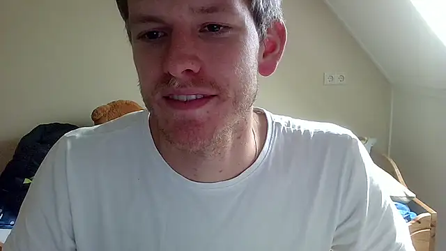 Snapshot of Love_Bert chatting on October 2025 12:17:02 PM Love Bert online show from October 2025 12:17:02 PM