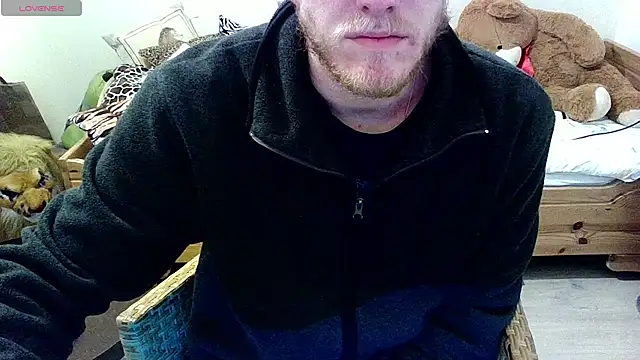 Snapshot of Love_Bert chatting on February 2025 08:09:02 PM Love Bert online show from February 2025 08:09:02 PM