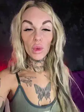 Snapshot of angel_devil_forever chatting on September 2025 10:21:01 PM angel devil forever online show from September 2025 10:21:01 PM