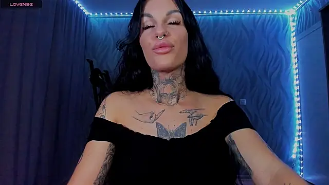 Snapshot of angel_devil_forever chatting on June 2026 10:29:02 PM angel devil forever online show from June 2026 10:29:02 PM