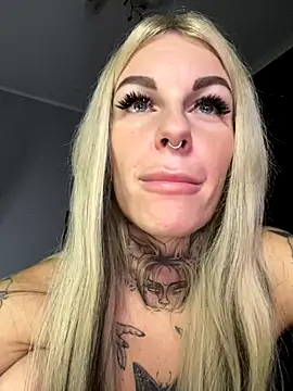 Snapshot of angel_devil_forever chatting on September 2025 11:04:02 PM angel devil forever online show from September 2025 11:04:02 PM