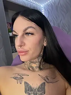 Snapshot of angel_devil_forever chatting on June 2026 10:15:02 PM angel devil forever online show from June 2026 10:15:02 PM