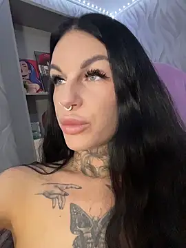 Snapshot of angel_devil_forever chatting on June 2026 10:25:02 PM angel devil forever online show from June 2026 10:25:02 PM