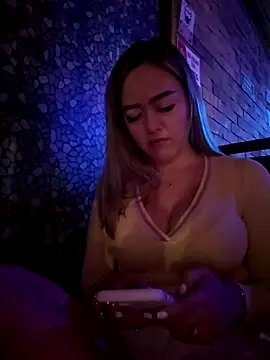 Danielavegax online show from November 2025 04:38:02 AM