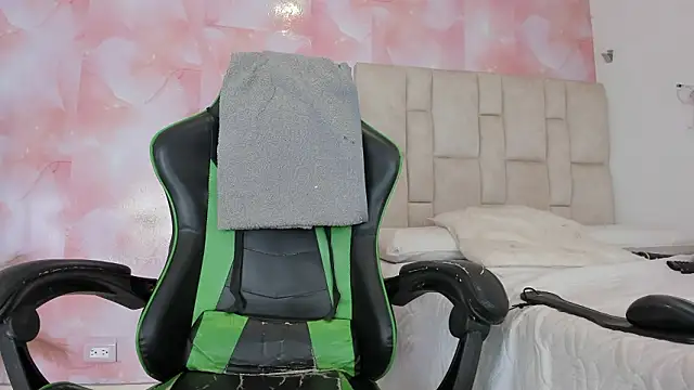 aida rose  online show from March 2026 07:56:01 PM