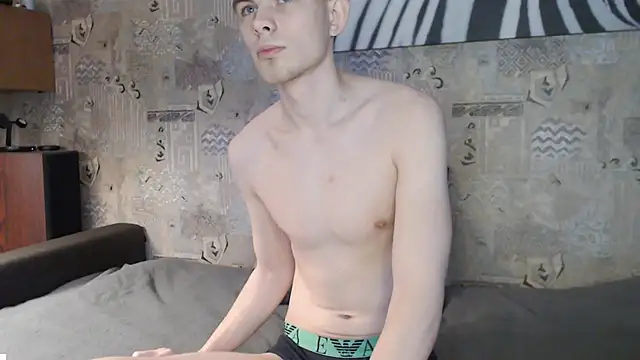 Student Oliver online show from December 2025 07:18:02 AM