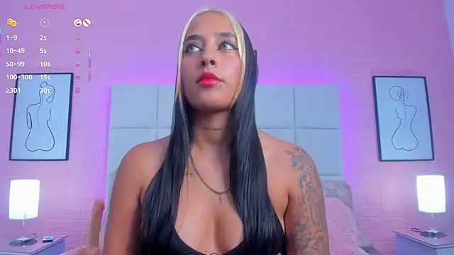 charlotte kisss online show from April 2026 06:26:01 PM