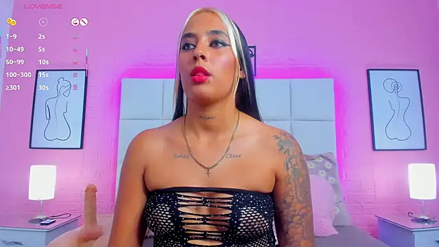 charlotte kisss online show from June 2026 01:01:01 AM