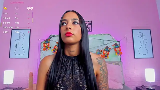 charlotte kisss online show from October 2025 07:23:01 PM