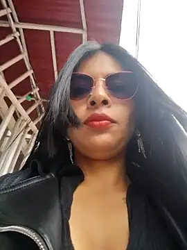 Astrid-- online show from December 2025 03:03:02 PM