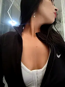 Astrid-- online show from October 2025 07:57:02 PM