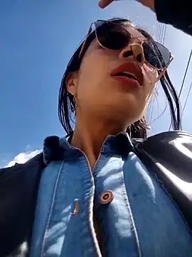 Astrid-- online show from May 2026 07:11:02 PM