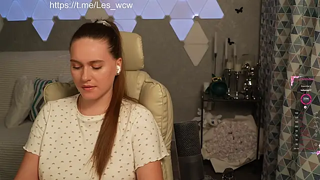 HarleyDeess online show from November 2025 10:46:02 PM