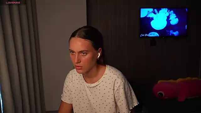 Snapshot of HarleyDeess chatting on June 2026 12:17:02 AM HarleyDeess online show from June 2026 12:17:02 AM