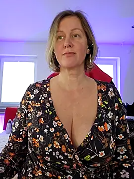 Snapshot of MarleneBloem chatting on March 2025 03:39:01 PM MarleneBloem online show from March 2025 03:39:01 PM