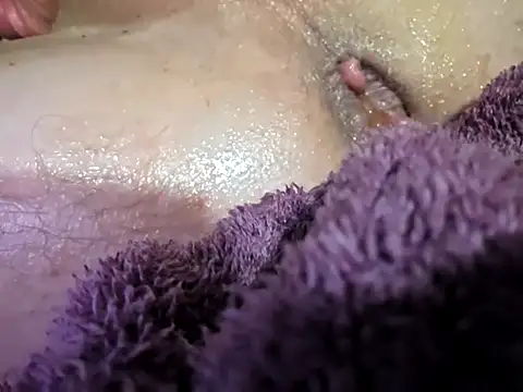 Snapshot of Travislovescum chatting on November 2025 05:00:02 AM Travislovescum online show from November 2025 05:00:02 AM