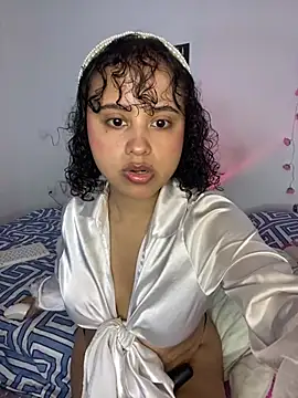 Snapshot of lou_cute chatting on March 2025 10:07:01 AM lou cute online show from March 2025 10:07:01 AM
