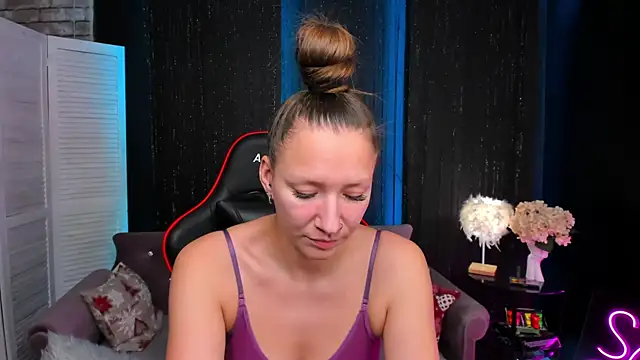 Snapshot of SarahCoksss chatting on November 2025 12:33:01 AM SarahCoksss online show from November 2025 12:33:01 AM