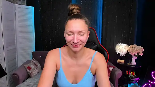 Snapshot of SarahCoksss chatting on November 2025 12:22:01 AM SarahCoksss online show from November 2025 12:22:01 AM