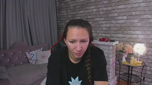 Snapshot of SarahCoksss chatting on October 2025 12:41:02 AM SarahCoksss online show from October 2025 12:41:02 AM