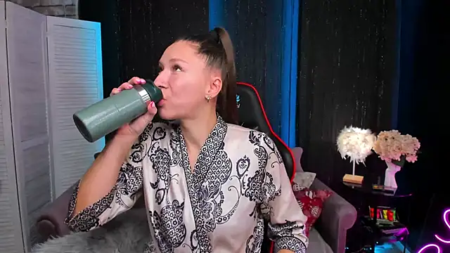 Snapshot of SarahCoksss chatting on November 2025 12:54:01 AM SarahCoksss online show from November 2025 12:54:01 AM