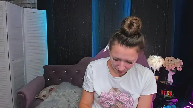 Snapshot of SarahCoksss chatting on November 2025 12:58:02 AM SarahCoksss online show from November 2025 12:58:02 AM