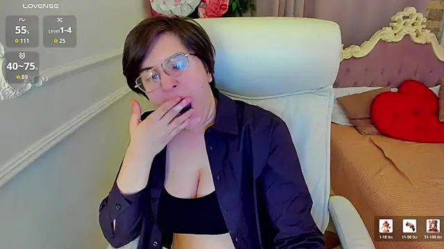 Snapshot of Lily_Marlin chatting on June 2026 02:49:01 AM Lily Marlin online show from June 2026 02:49:01 AM