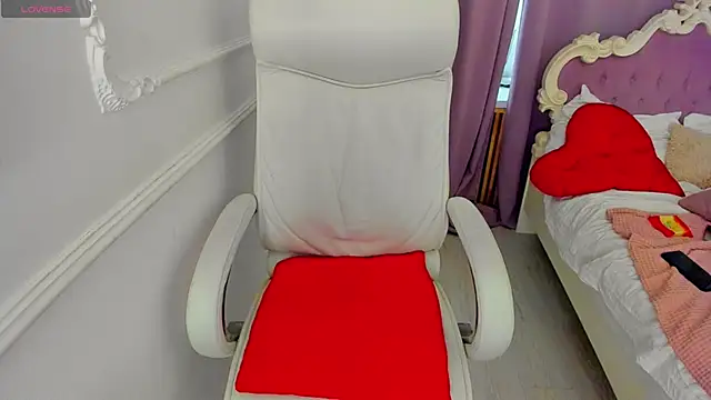 Lily Marlin online show from April 2026 03:41:02 PM