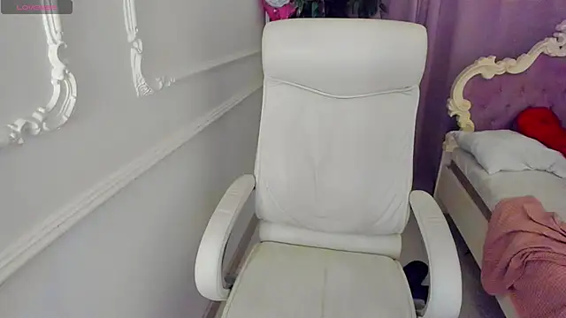 Lily Marlin online show from June 2026 02:49:01 AM