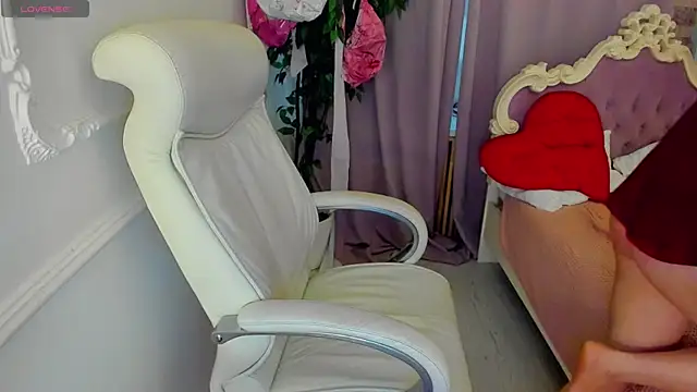 Snapshot of Lily_Marlin chatting on July 2026 04:30:02 AM Lily Marlin online show from July 2026 04:30:02 AM