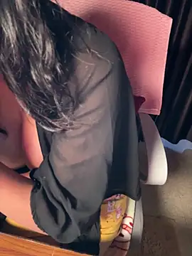 sexy-simmy online show from April 2026 06:05:01 PM