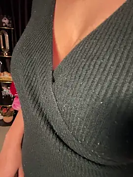 sexy-simmy online show from February 2026 06:30:01 PM