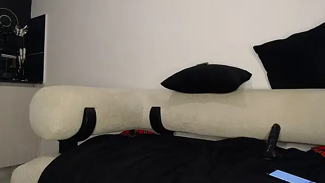 CurvyGlass online show from February 2026 12:50:01 AM