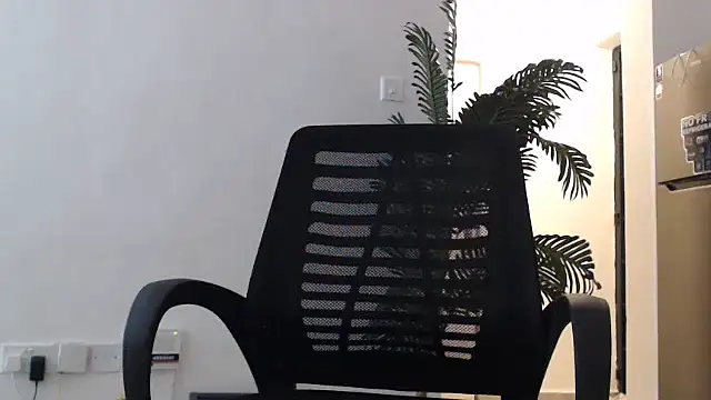 CurvyGlass online show from January 2026 06:17:02 AM