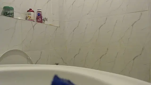 CurvyGlass online show from March 2026 04:05:02 AM