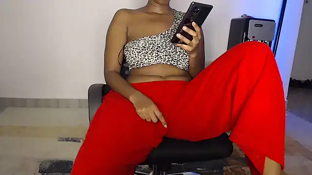 CurvyGlass online show from March 2026 02:44:02 AM