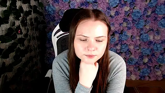 IxxiLiana online show from September 2025 05:06:02 AM