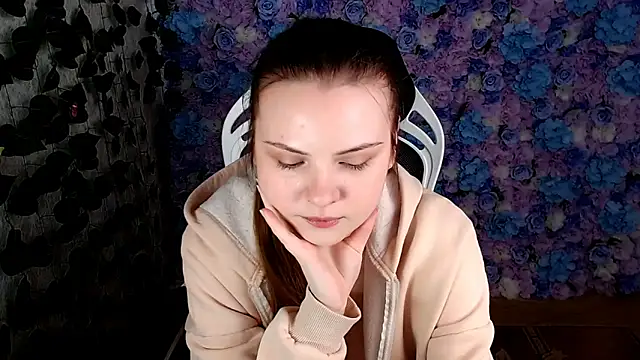 IxxiLiana online show from October 2025 04:57:01 AM