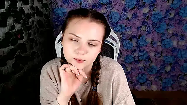 IxxiLiana online show from September 2025 05:13:01 AM