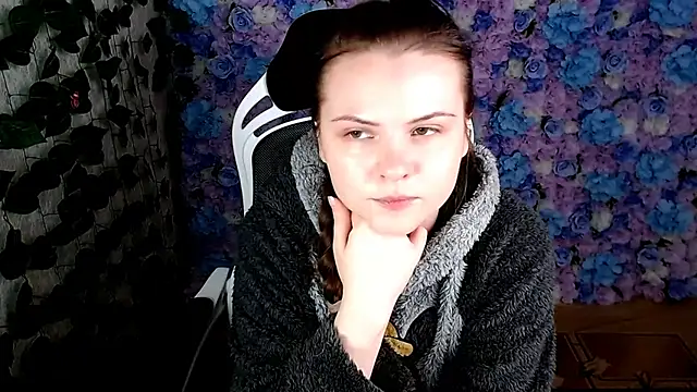 IxxiLiana online show from October 2025 05:09:01 AM