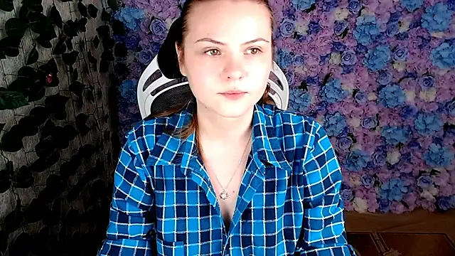 IxxiLiana online show from October 2025 05:19:02 AM