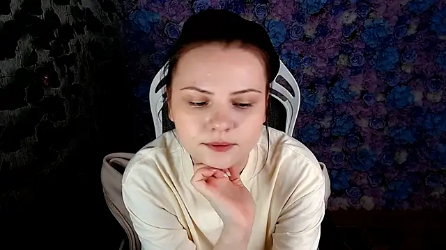 IxxiLiana online show from September 2025 04:06:02 AM