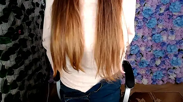 IxxiLiana online show from October 2025 05:08:02 AM