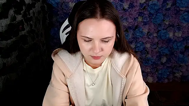 IxxiLiana online show from October 2025 05:08:02 AM