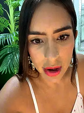 Mau White online show from November 2025 01:32:02 AM