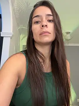 Snapshot of Mau_White chatting on June 2026 11:05:02 PM Mau White online show from June 2026 11:05:02 PM