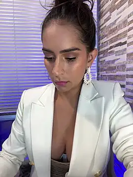 Mau White online show from March 2025 01:54:02 AM