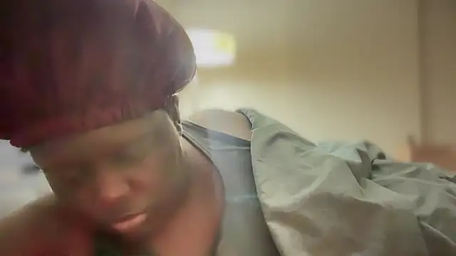 Snapshot of Yagurl__west chatting on February 2025 06:53:02 AM Yagurl west online show from February 2025 06:53:02 AM